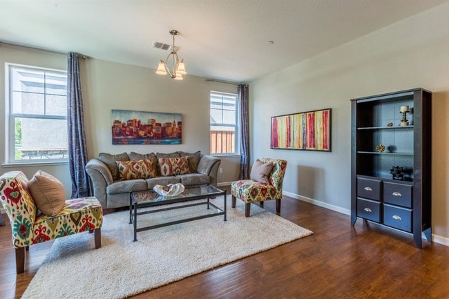 LR - 16740 San Dimas Ln