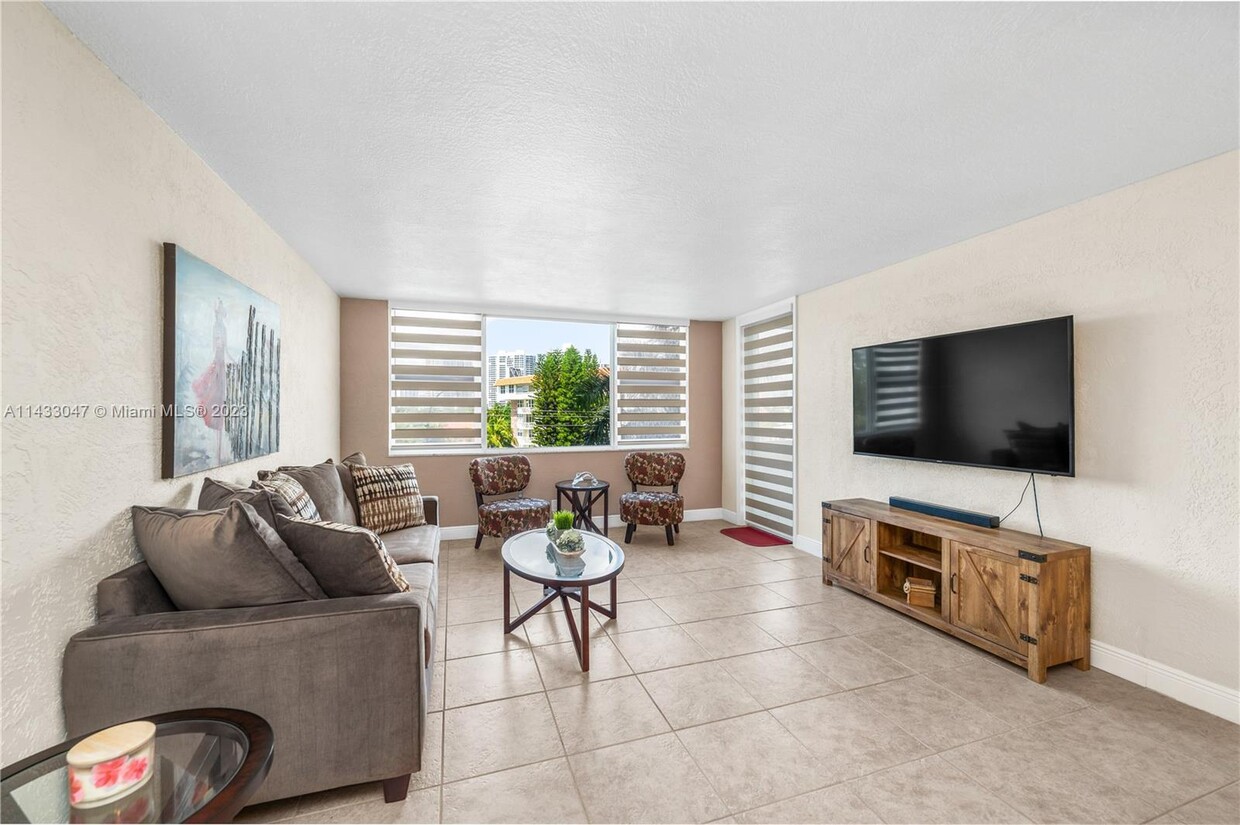 Foto principal - 3180 S Ocean Dr