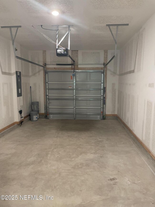 Building Photo - 265 Talulla Trl