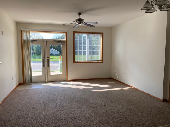 Interior Photo - The Commons of Foxboro