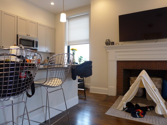 Building Photo - 1900 Washington St