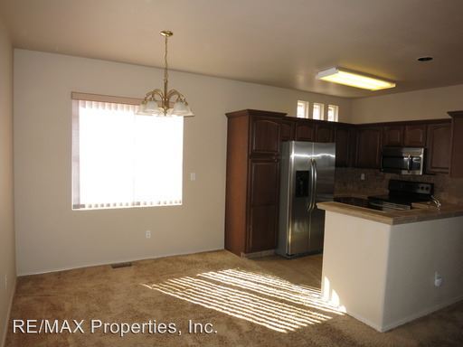 Building Photo - 1767 Courtyard Hts