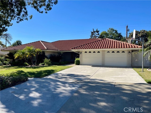 Primary Photo - 1327 Stanford Way