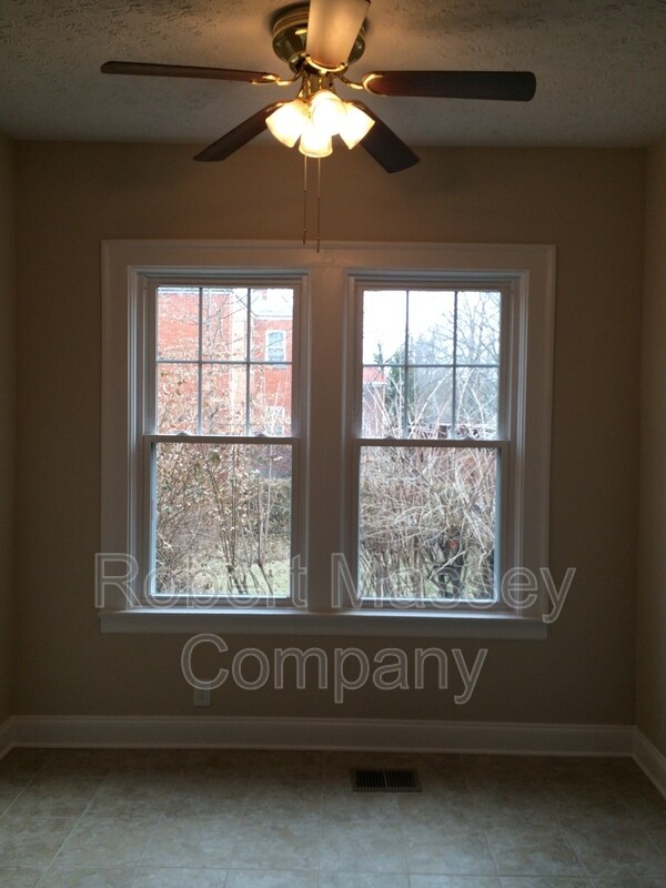 Building Photo - 2424 Glenmary Ave