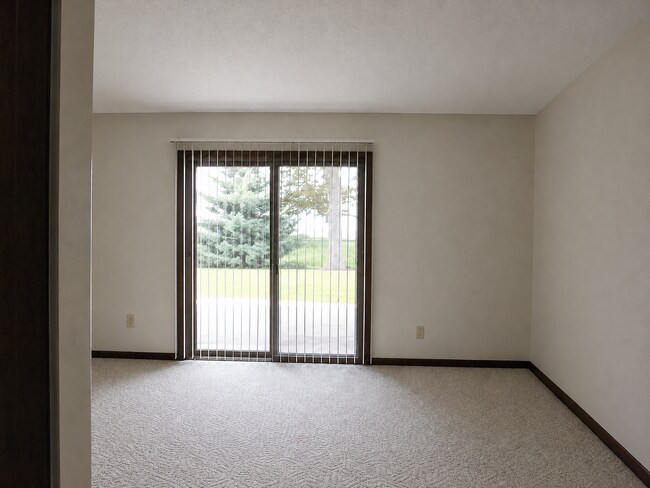 Building Photo - 1702 Maynard Dr