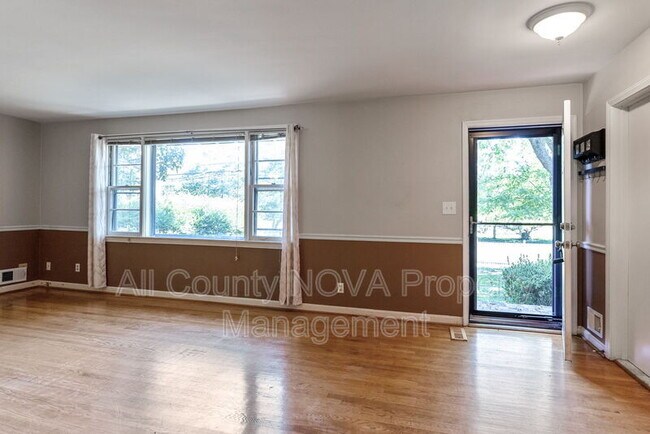 Foto del edificio - 6504 Fort Hunt Rd