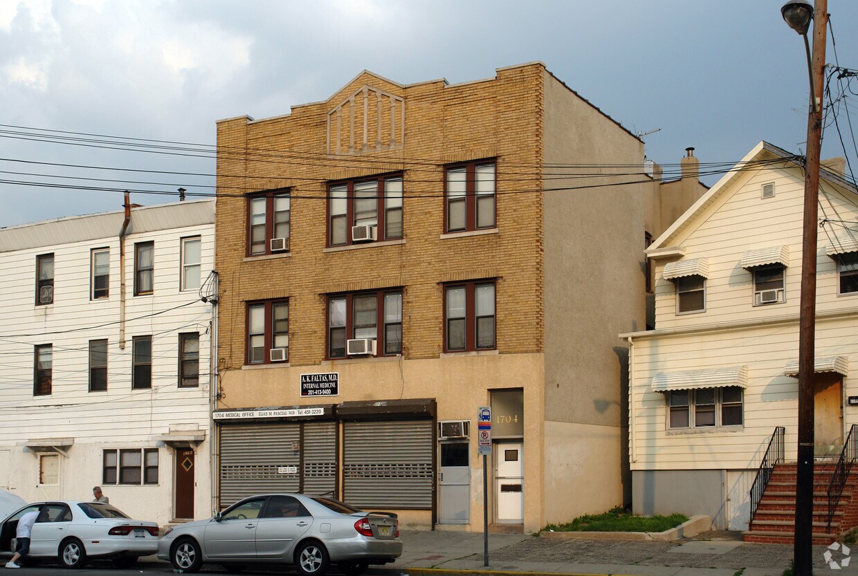 Foto del edificio - 1704 John f Kennedy Blvd