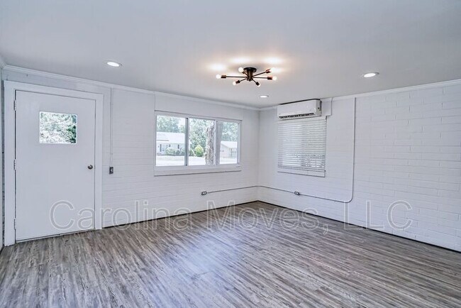 Building Photo - 201 Brushy Creek Rd