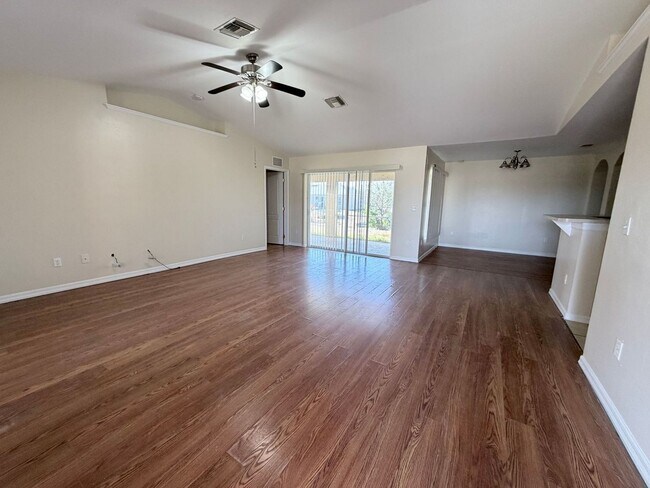 Foto del edificio - 3925 22nd St W