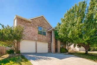 Building Photo - 3920 Malibu Sun Dr