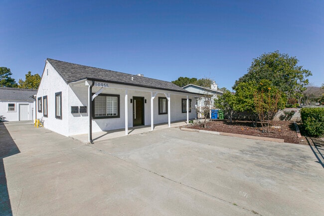Building Photo - 10955 Burnet Ave