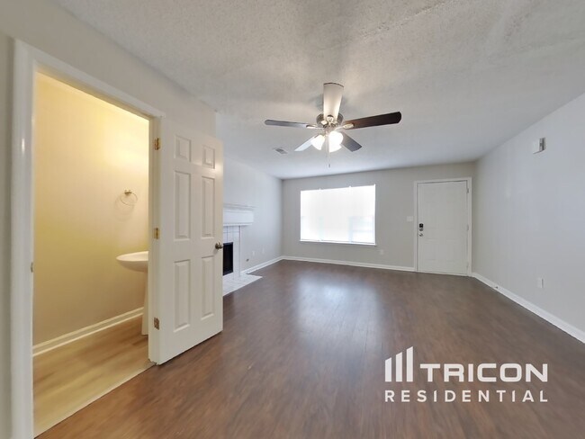 Foto del edificio - 903 St Charles Ave