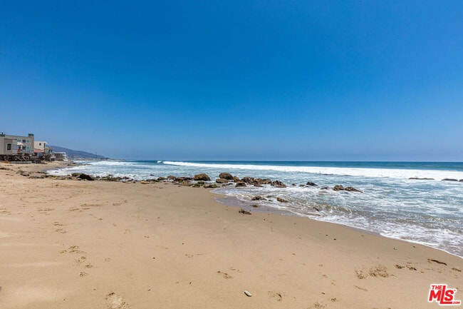 Foto del edificio - 24314 Malibu Rd