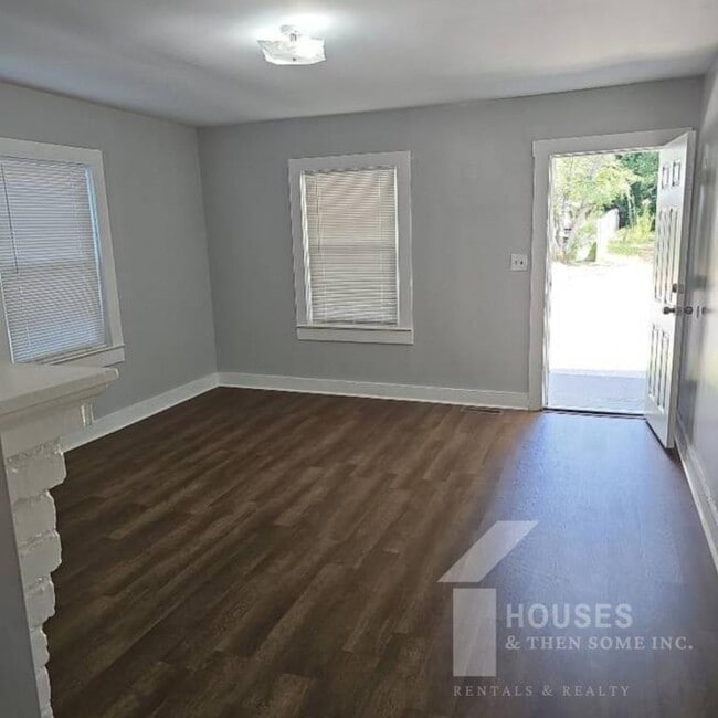 Building Photo - 354 E Floyd Baker Blvd