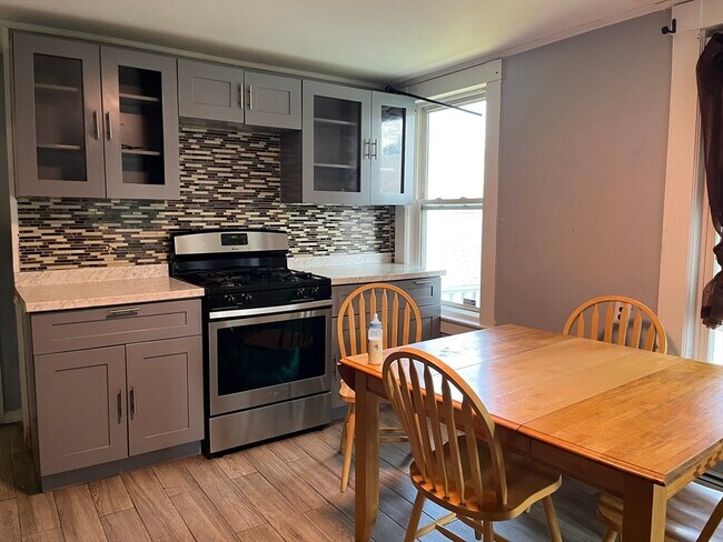 Foto del edificio - 15 Gershom Ave