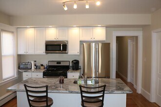 Building Photo - 139-141 Oakland Ave