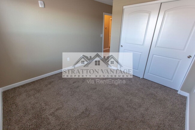 Foto del edificio - 240 W Juniper Ave