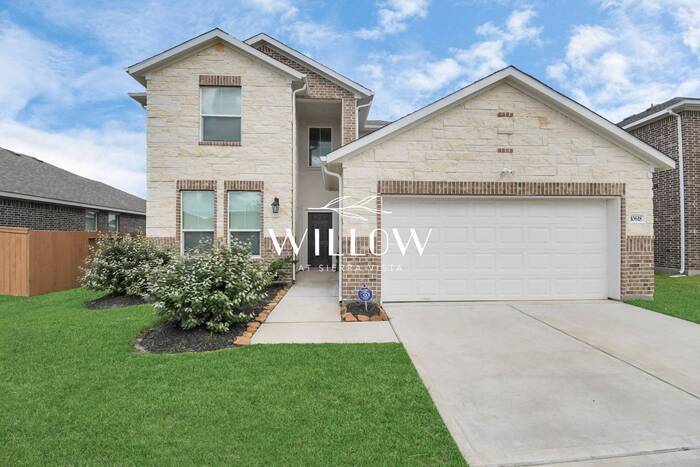 Primary Photo - Spacious 4-Bedroom Home – 6 Weeks FREE Rent!