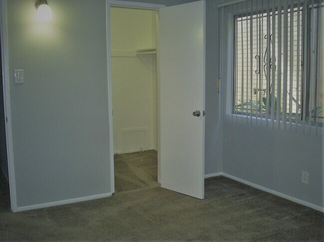 Foto del edificio - 6706 Laurelgrove Ave