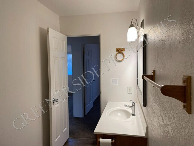 Foto del edificio - 430 2nd Ave W