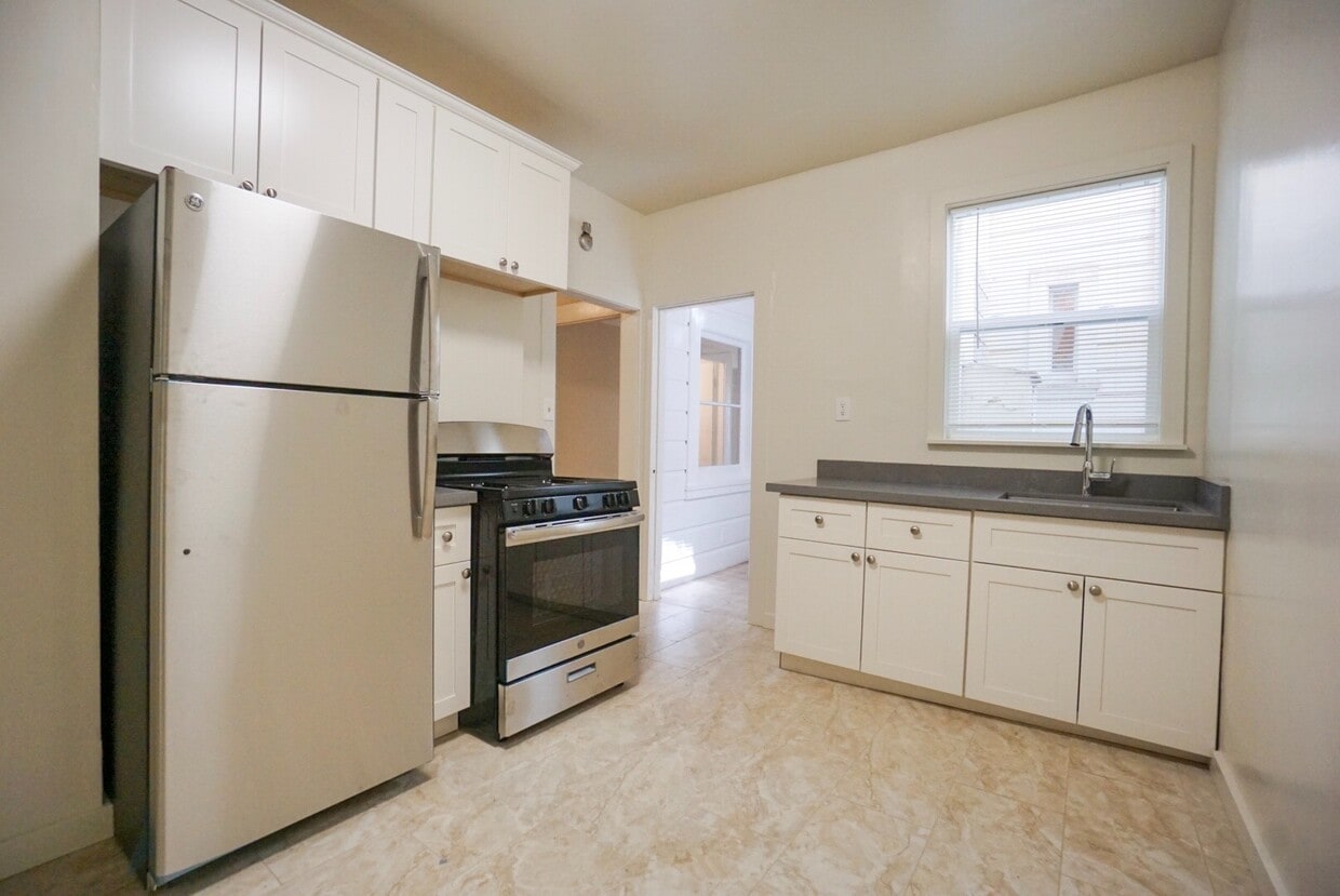 Primary Photo - 1223-1229 7th Avenue