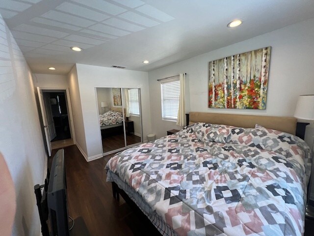 Building Photo - 7766 N Glenoaks Blvd