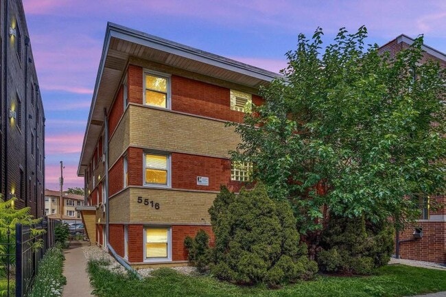 Building Photo - 1 bedroom in Chicago IL 60630