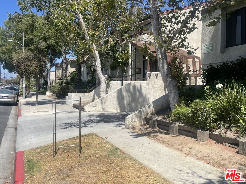 Primary Photo - 620 W Hyde Park Blvd