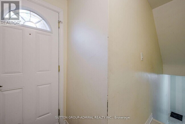 Building Photo - 52 Farrell Ave