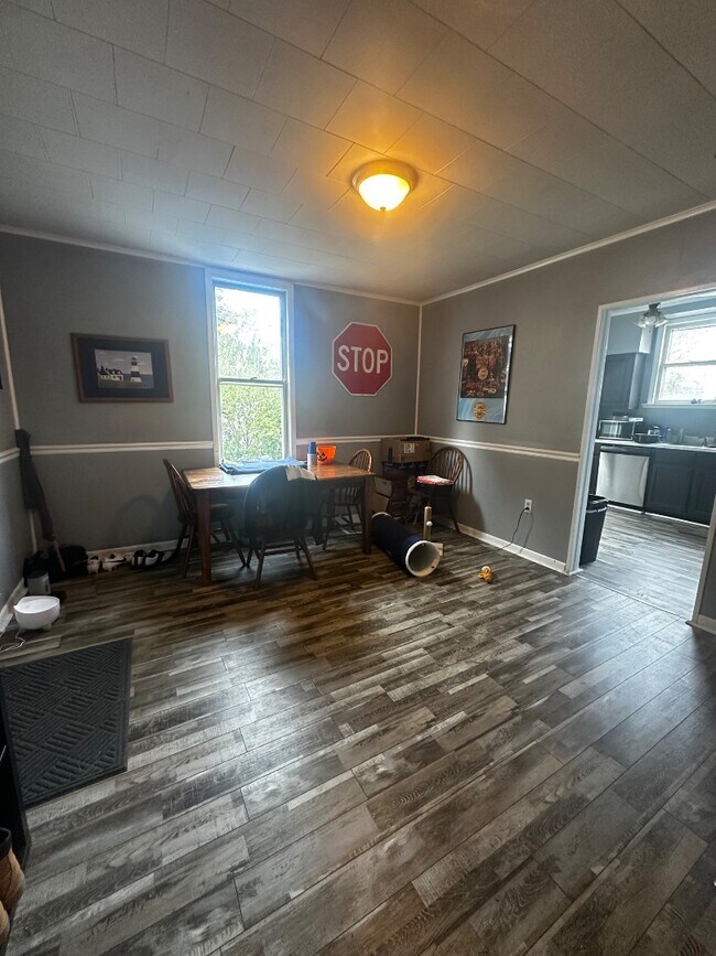 Foto del edificio - 829 Stewart St