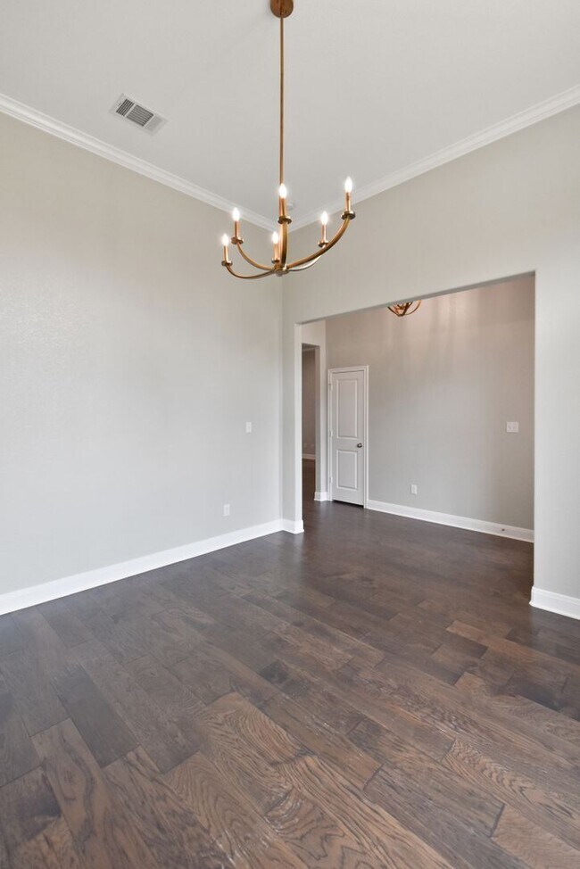 Foto del edificio - Stunning 4 Bed 2 Bath!
