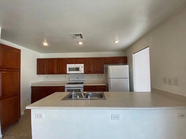 Foto del edificio - 6062 St Petersburg Dr