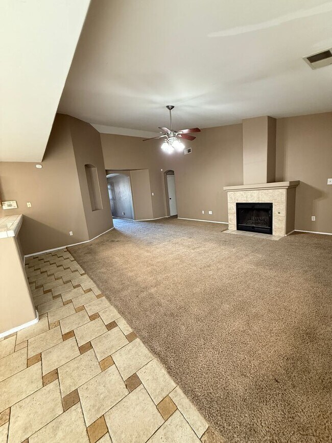 Building Photo - Home with a Huge backyard!