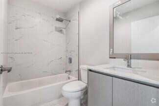 Building Photo - 2555 NE 193rd St