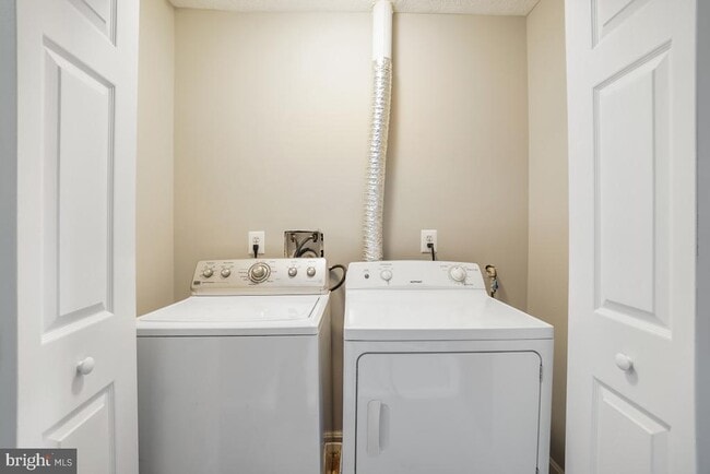 Building Photo - 6081 64th Ave