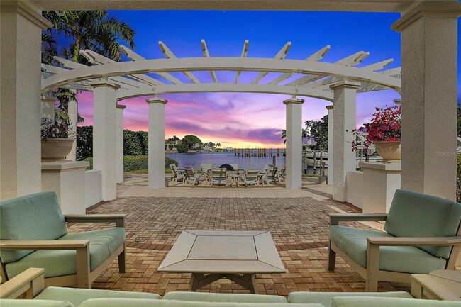 Foto del edificio - 1325 Snell Isle Blvd NE