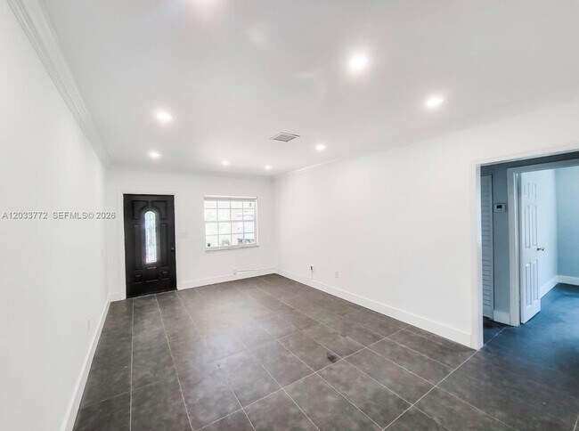 Foto del edificio - 3685 SW 1st Ave