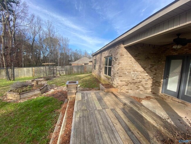 Foto del edificio - 102 Oak Path Ln