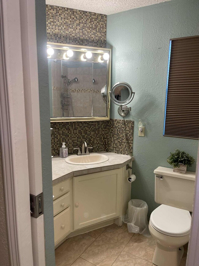 Foto del edificio - 1414 Western Dr