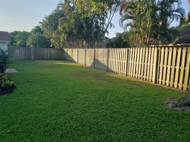 Foto del edificio - 6639 Hatteras Dr