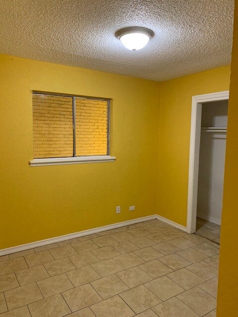 Building Photo - 4421 Sunrise Ave