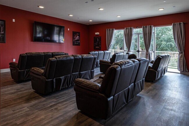 Foto del edificio - 6955 Turtlewood Dr