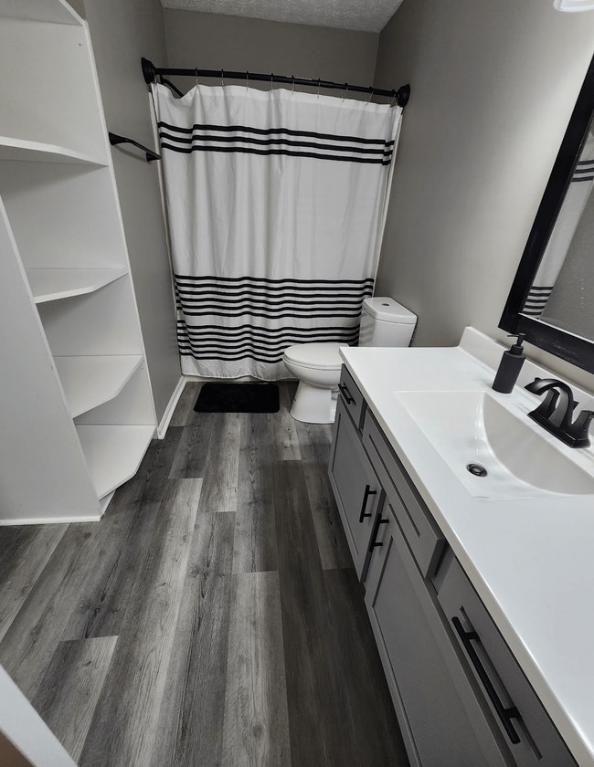 Interior Photo - Estates at Brentwood Lake