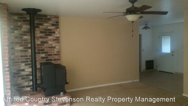 Foto del edificio - 3 br, 1 bath House - 905 W. 3rd St.