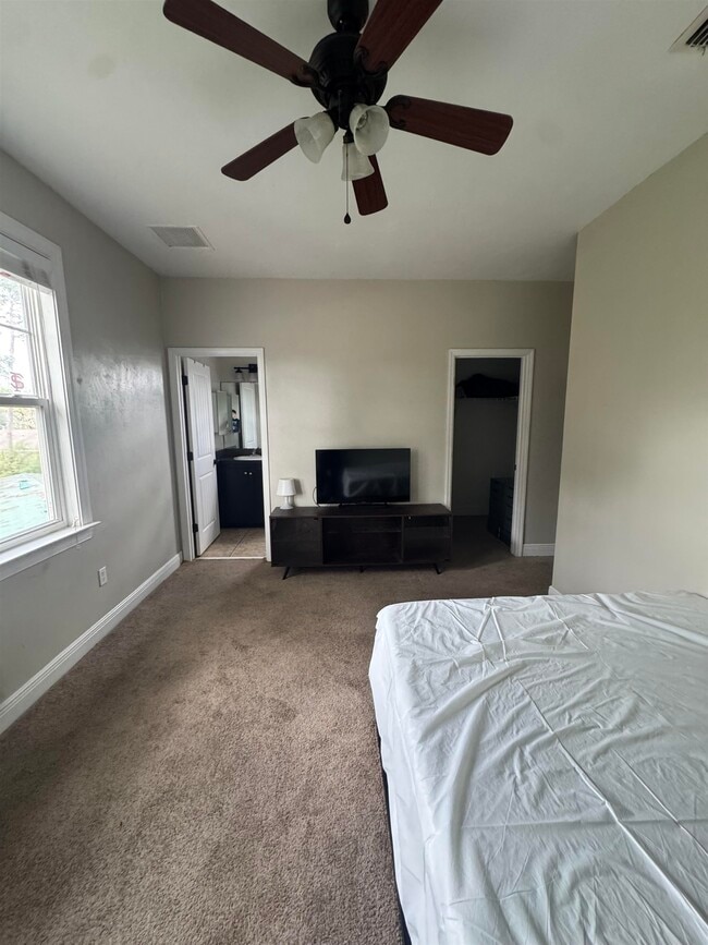 Building Photo - 256 Soho Ct