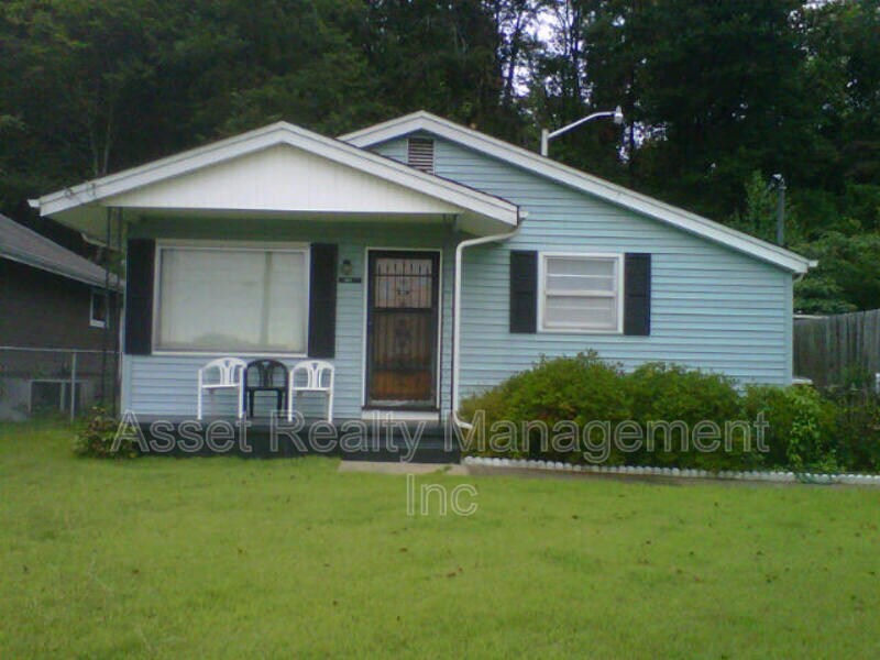 Primary Photo - 2613 Truman Ave
