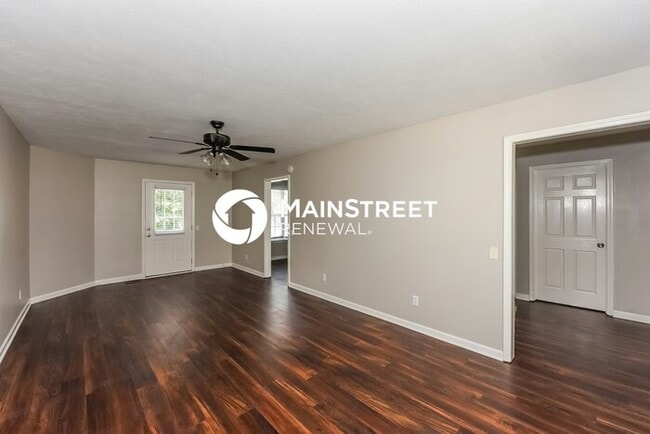 Photo - 4 Bedroom Pet-Friendly Home in Hermitage, TN with Main Street Renewal