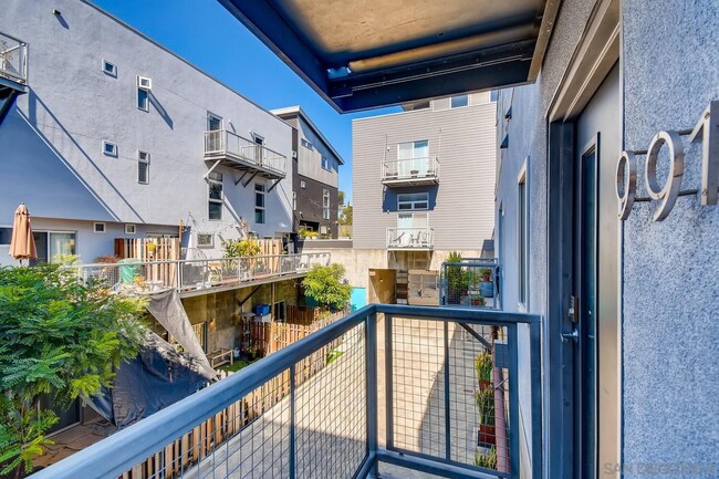 Foto del edificio - 991 Sigsbee St