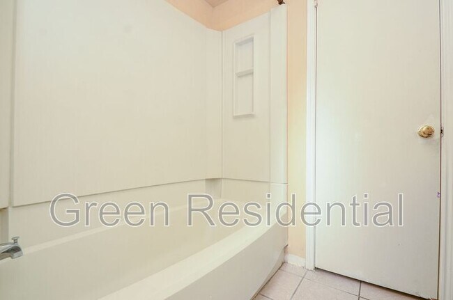 Foto del edificio - 7851 Battlepine Dr