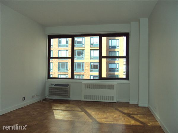 Building Photo - 130 4th Ave